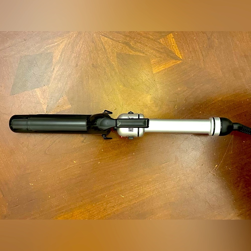 Hot Tools 1.25” curling iron.